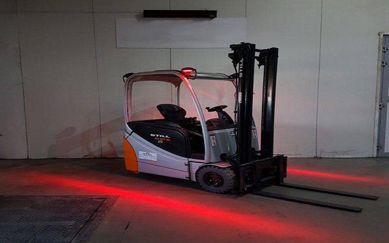 1.6 15W LED Oval Red Zone Forklift Warning Light.jpg