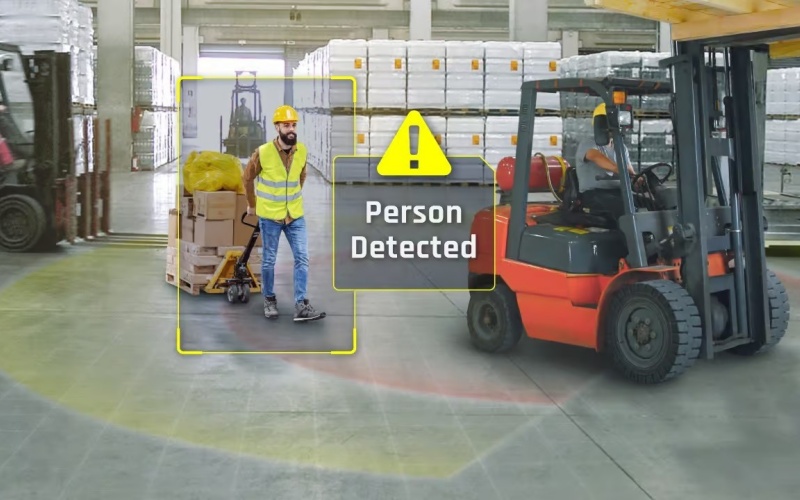 Forklift ai collision avoidance system with 720p bsd camera