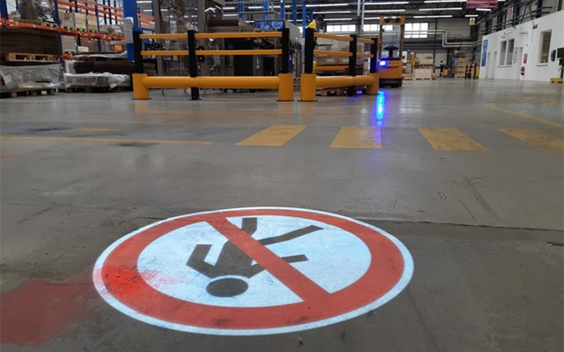 TOPTREE | Why Should You Use A Virtual Sign Projector?